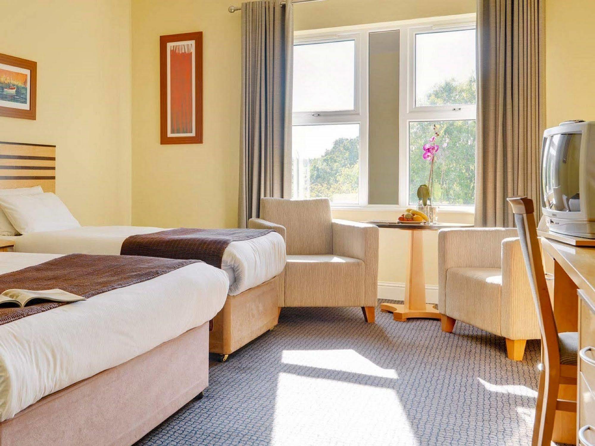 Breaffy Woods Hotel كاستليبار المظهر الخارجي الصورة