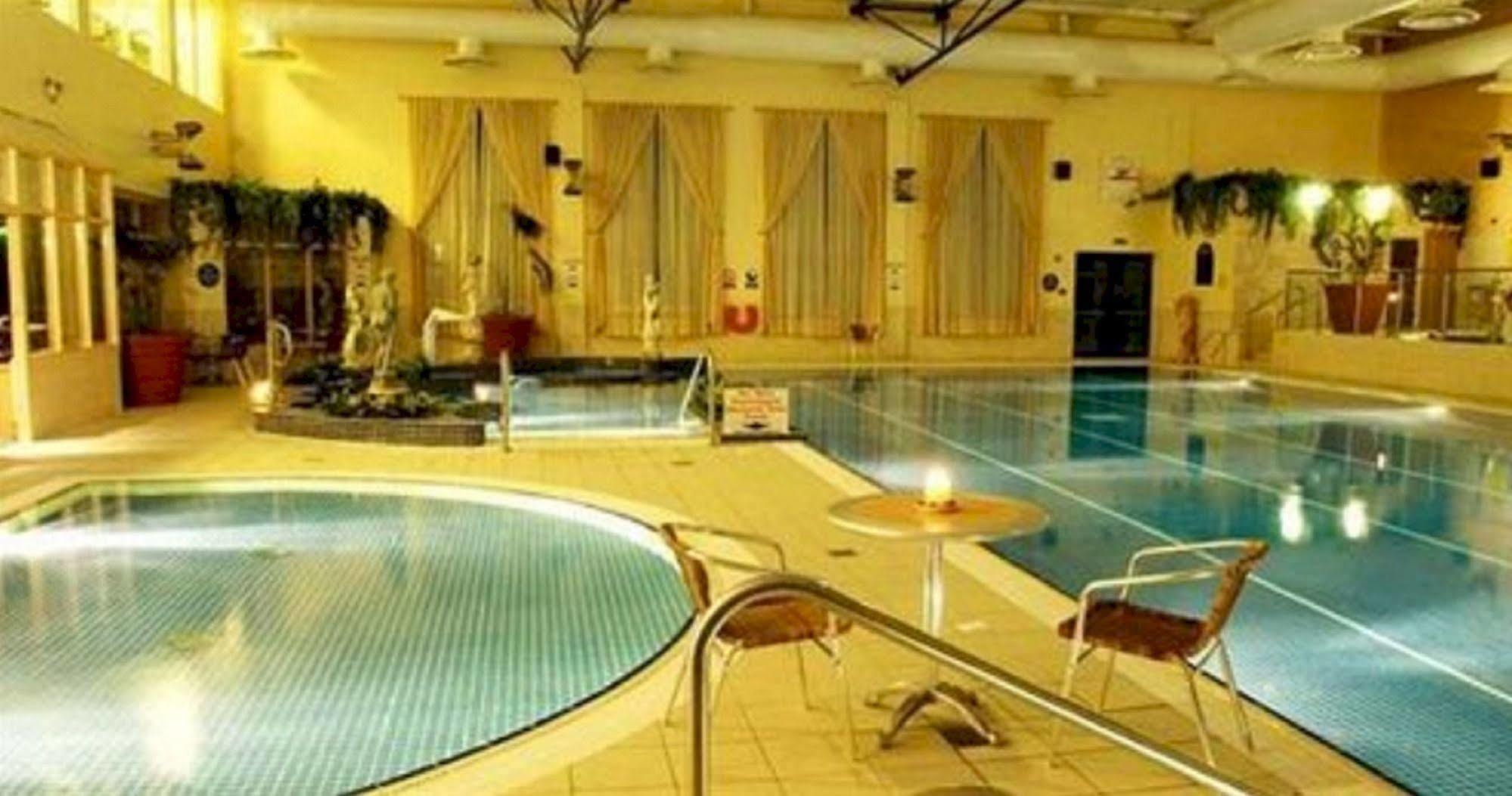 Breaffy Woods Hotel كاستليبار المظهر الخارجي الصورة